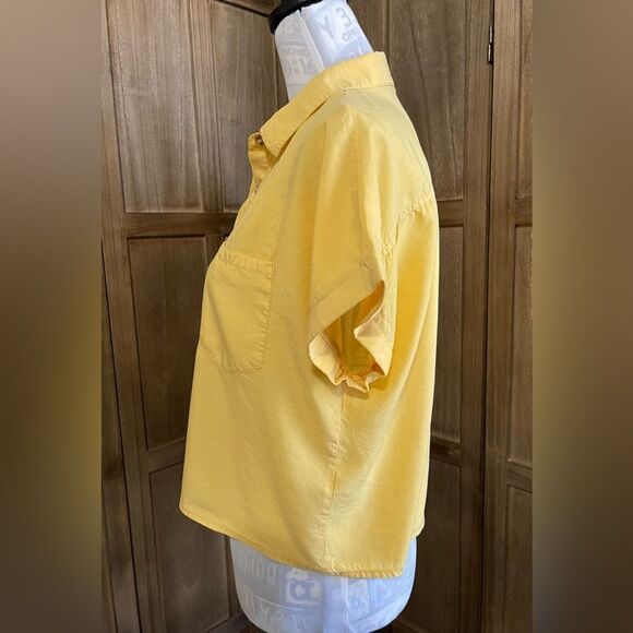 Thread + Supply Women’s Yellow Button Down. - Picture 2 of 5